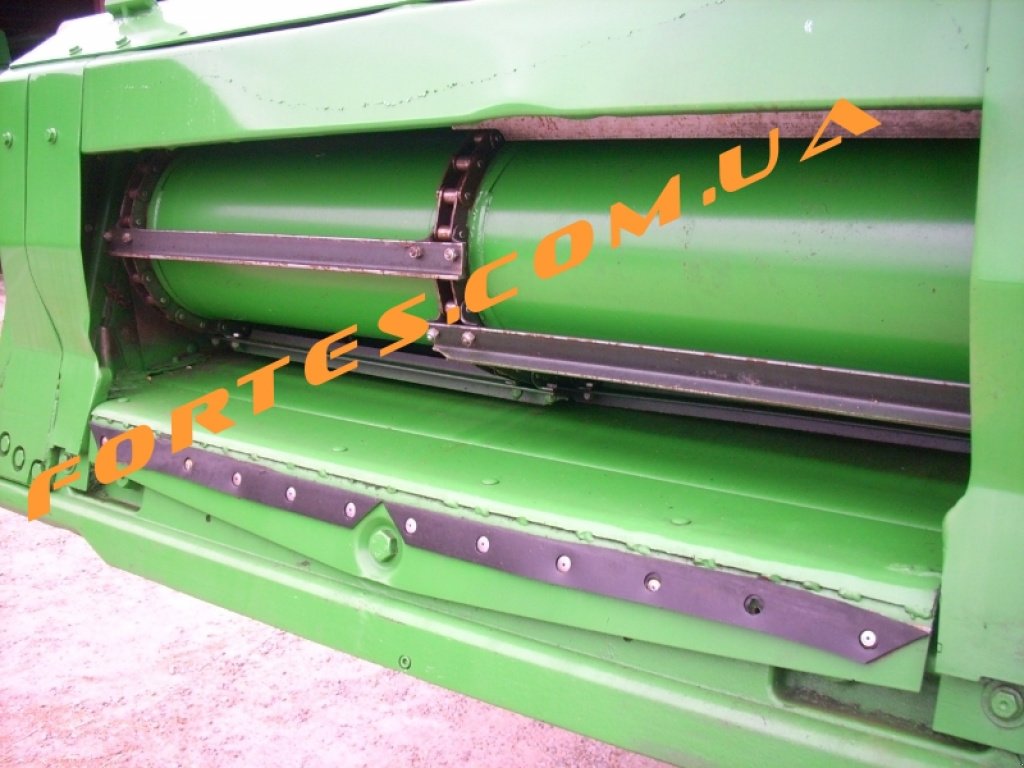 Oldtimer-Mähdrescher des Typs John Deere 9660 STS,  in Харків (Bild 3)