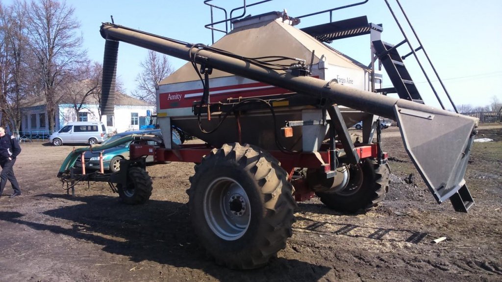 Gareeggenfelder des Typs Massey Ferguson 555,  in Суми (Bild 4)
