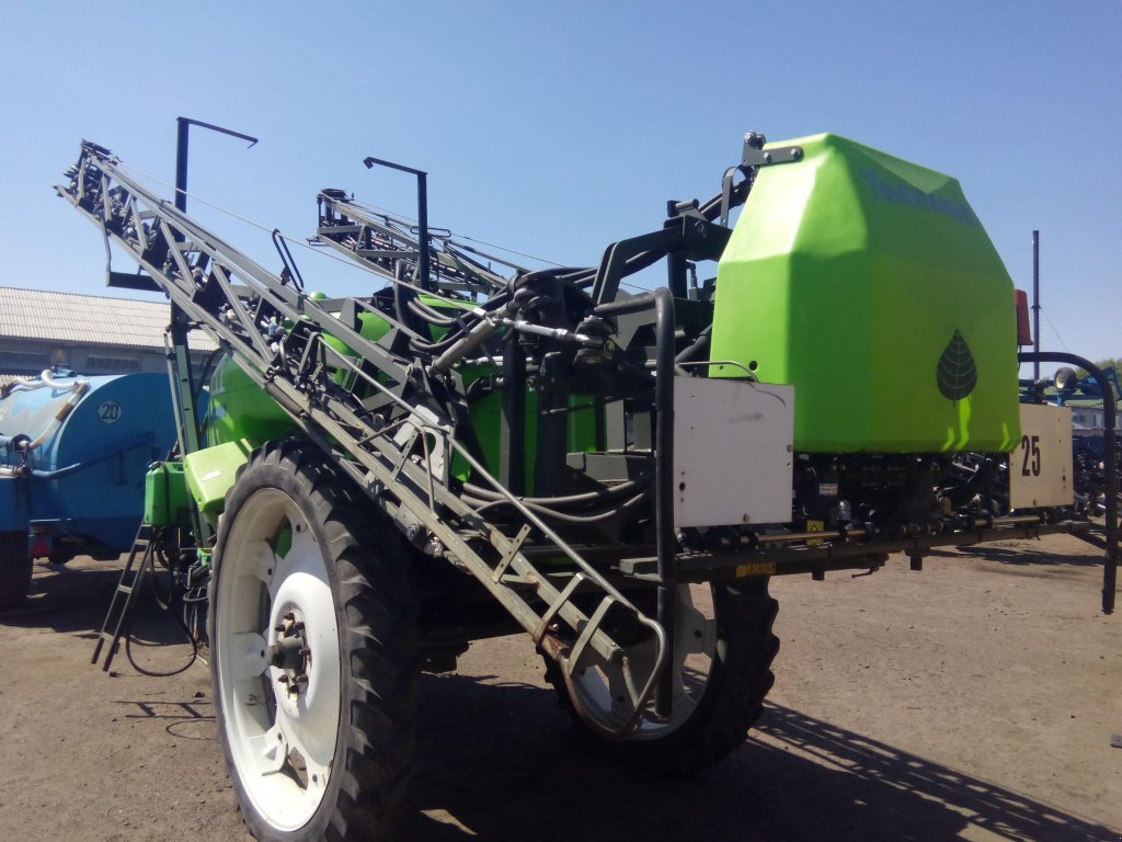 Weinbauspritze des Typs Tecnoma Galaxy Europe 3000,  in Київ (Bild 7)