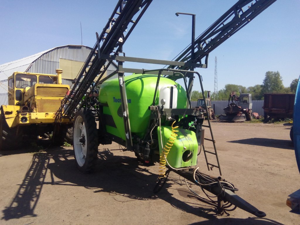 Weinbauspritze des Typs Tecnoma Galaxy Europe 3000,  in Київ (Bild 4)
