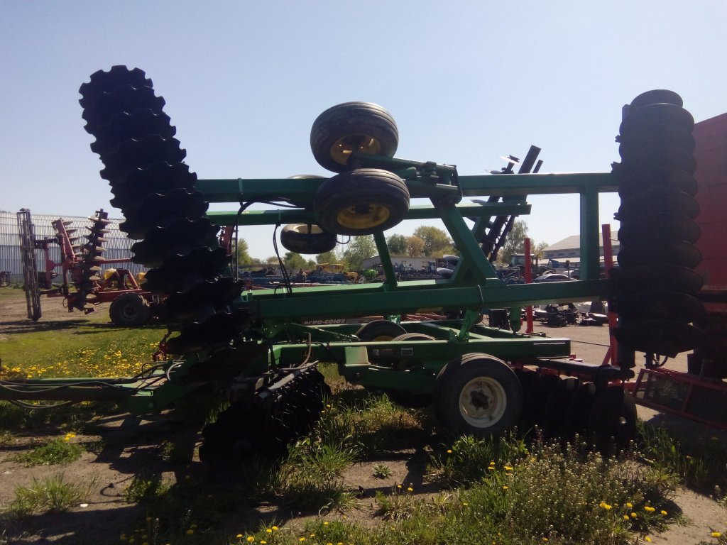 Wiesenegge des Typs John Deere 637,  in Київ (Bild 4)