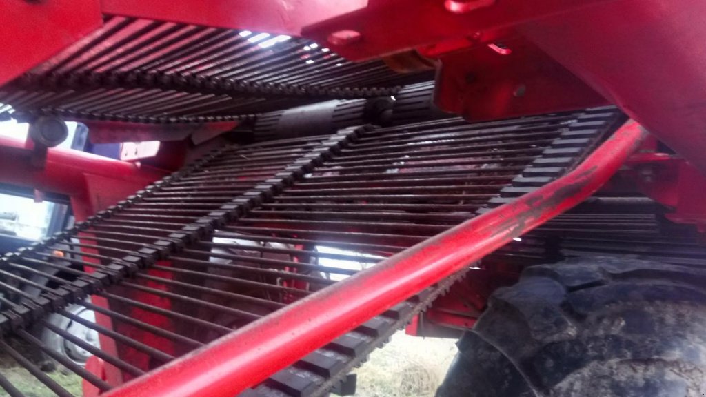 Kartoffelvollernter des Typs Grimme DR 1500,  in Белз (Bild 4)