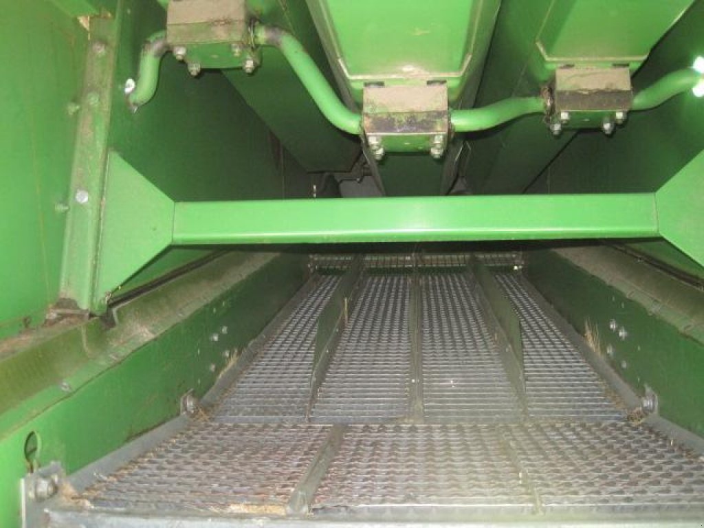 Oldtimer-Mähdrescher des Typs John Deere 942, Neumaschine in Белз (Bild 4)