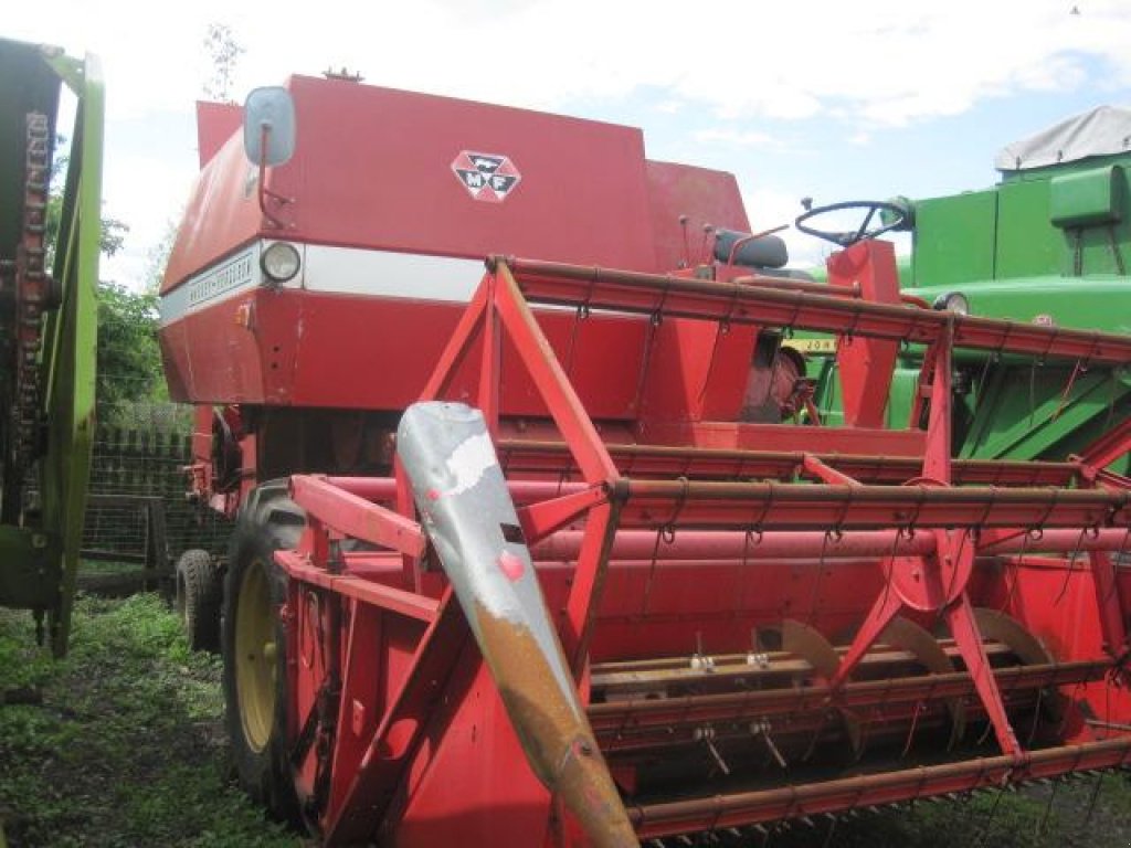 Oldtimer-Mähdrescher des Typs John Deere 942, Neumaschine in Белз (Bild 9)