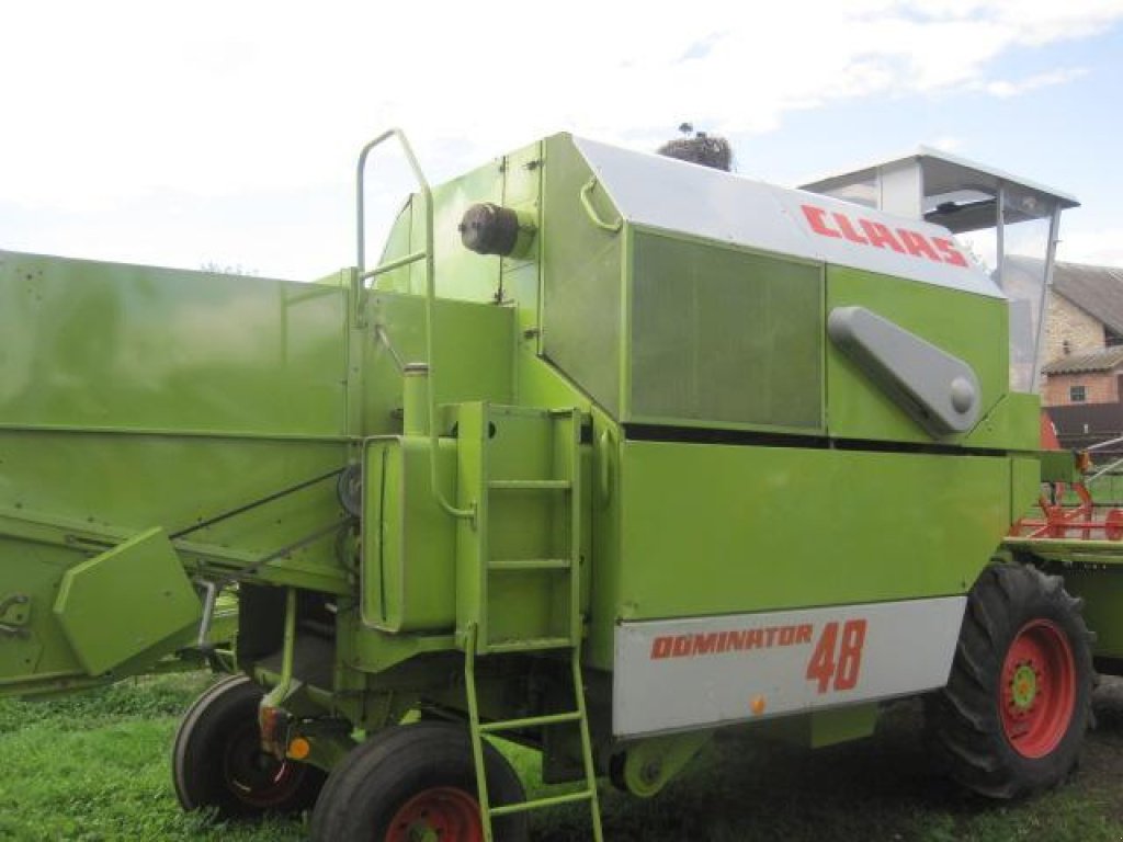 Oldtimer-Mähdrescher des Typs John Deere 942, Neumaschine in Белз (Bild 10)