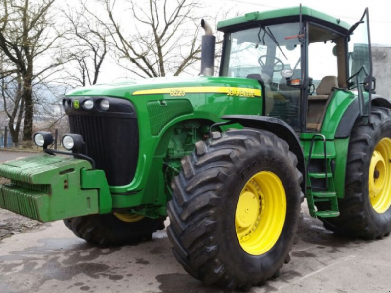 Oldtimer-Traktor des Typs John Deere 9300, Neumaschine in Золочів (Bild 1)