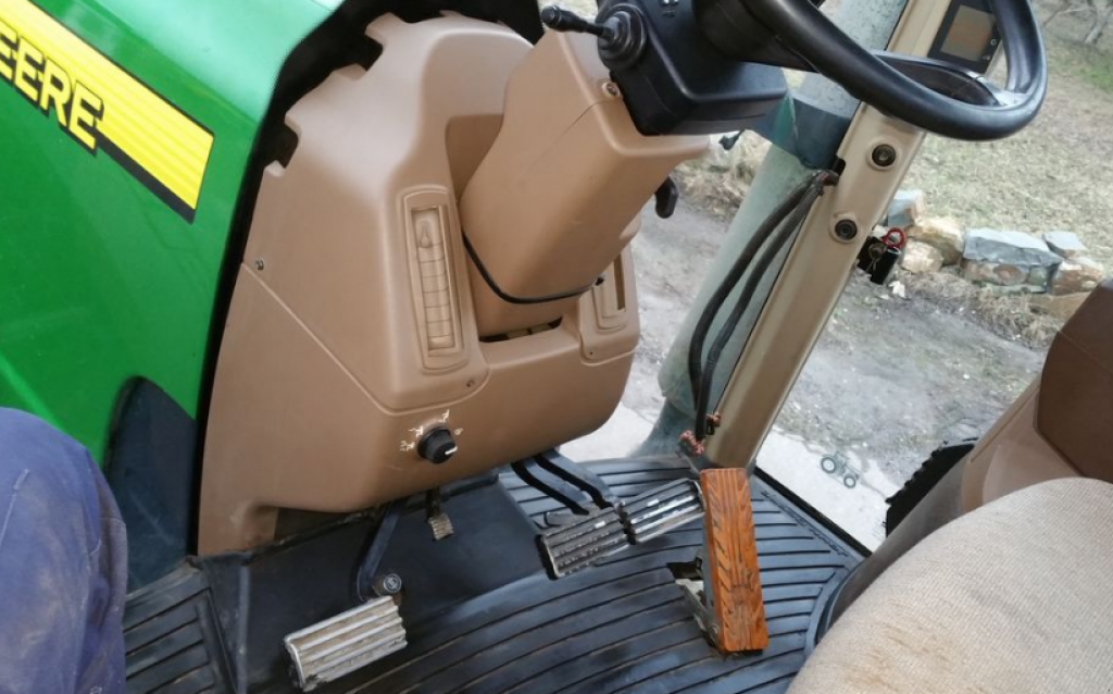 Oldtimer-Traktor des Typs John Deere 9300, Neumaschine in Золочів (Bild 10)