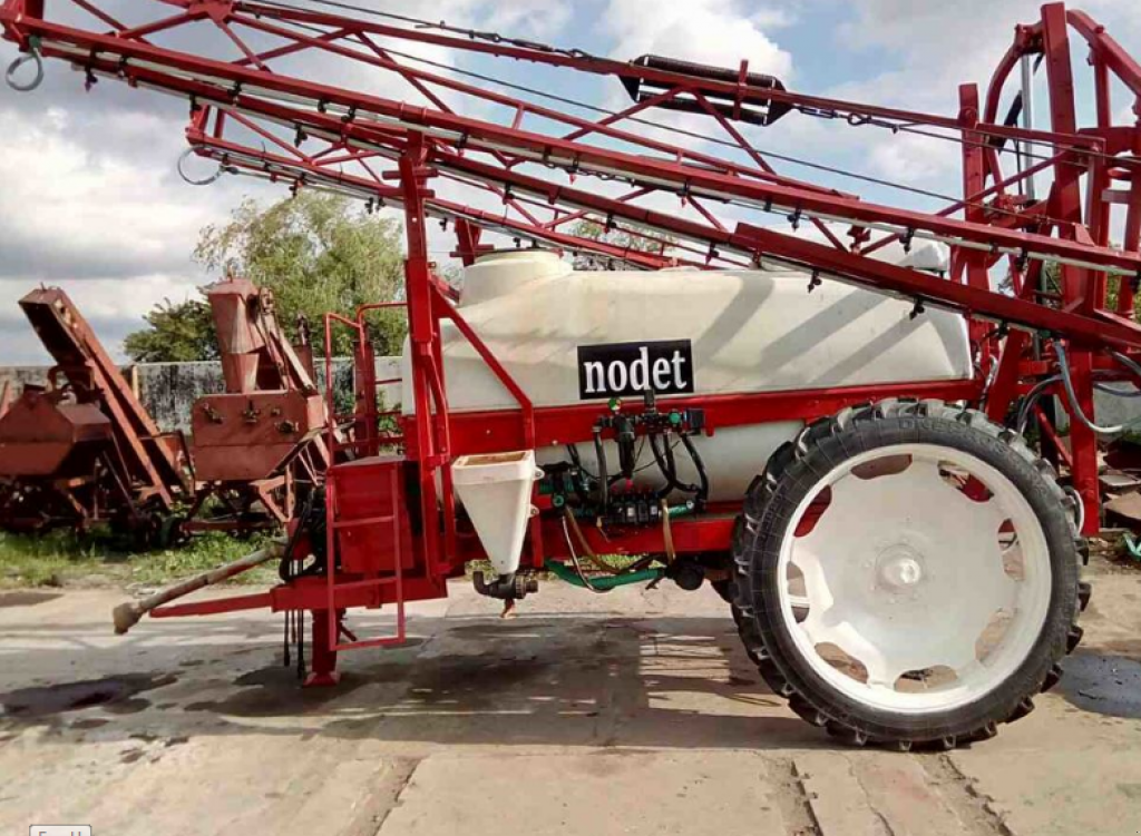 Weinbauspritze des Typs Nodet 3000 L,  in Новий Буг (Bild 1)