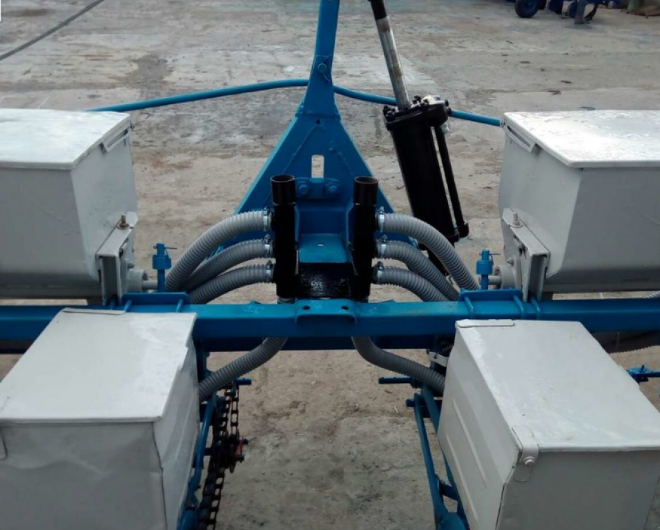 Sämaschine des Typs CHERVONA ZIRKA СУПН-8,  in Новий Буг (Bild 9)