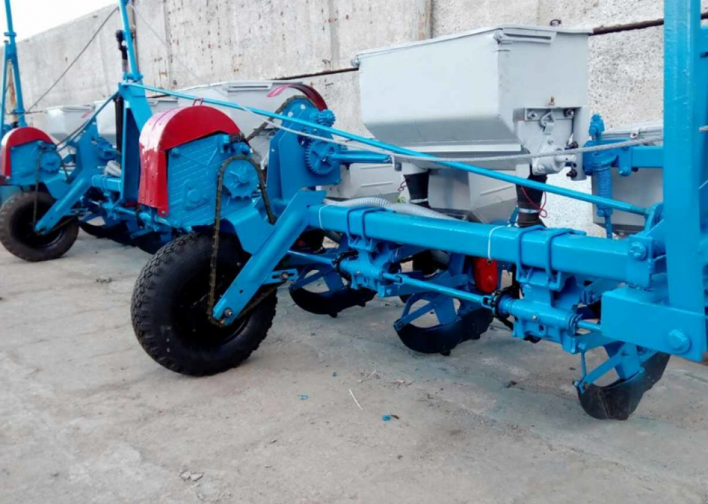 Sämaschine des Typs CHERVONA ZIRKA СУПН-8,  in Новий Буг (Bild 1)