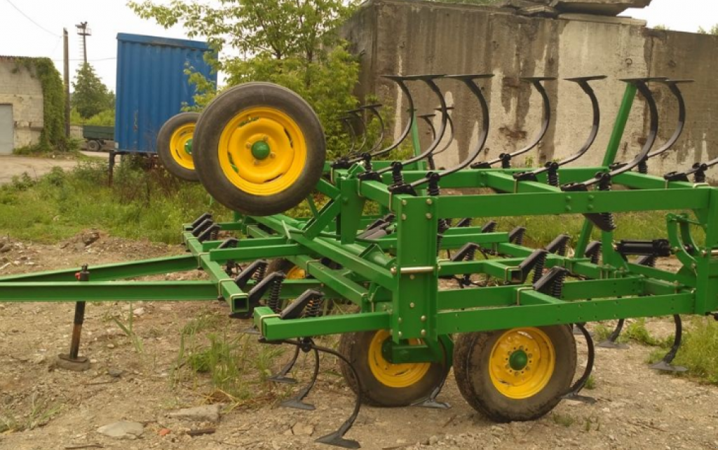 Kartoffelpflegetechnik des Typs John Deere 1010,  in Калинівка (Bild 2)