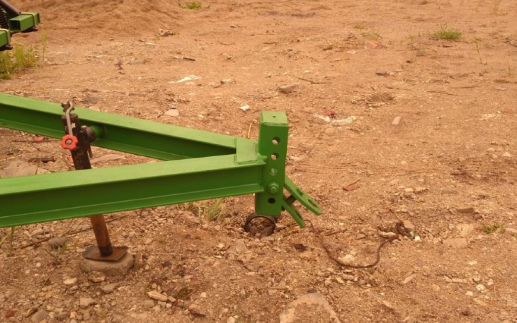 Kartoffelpflegetechnik des Typs John Deere 1010,  in Калинівка (Bild 5)