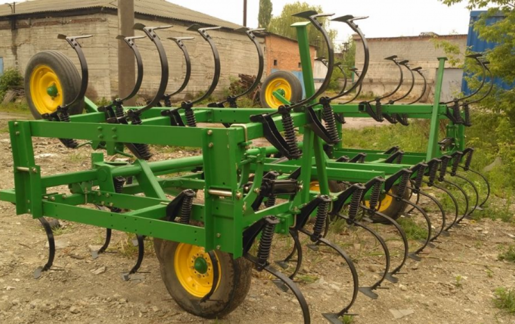 Kartoffelpflegetechnik des Typs John Deere 1010,  in Калинівка (Bild 3)