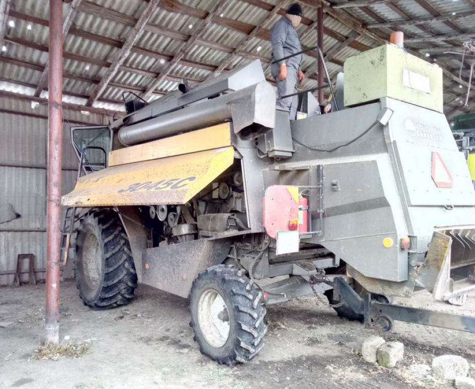 Oldtimer-Mähdrescher des Typs Sampo 3045 С,  in Хмельницький (Bild 4)