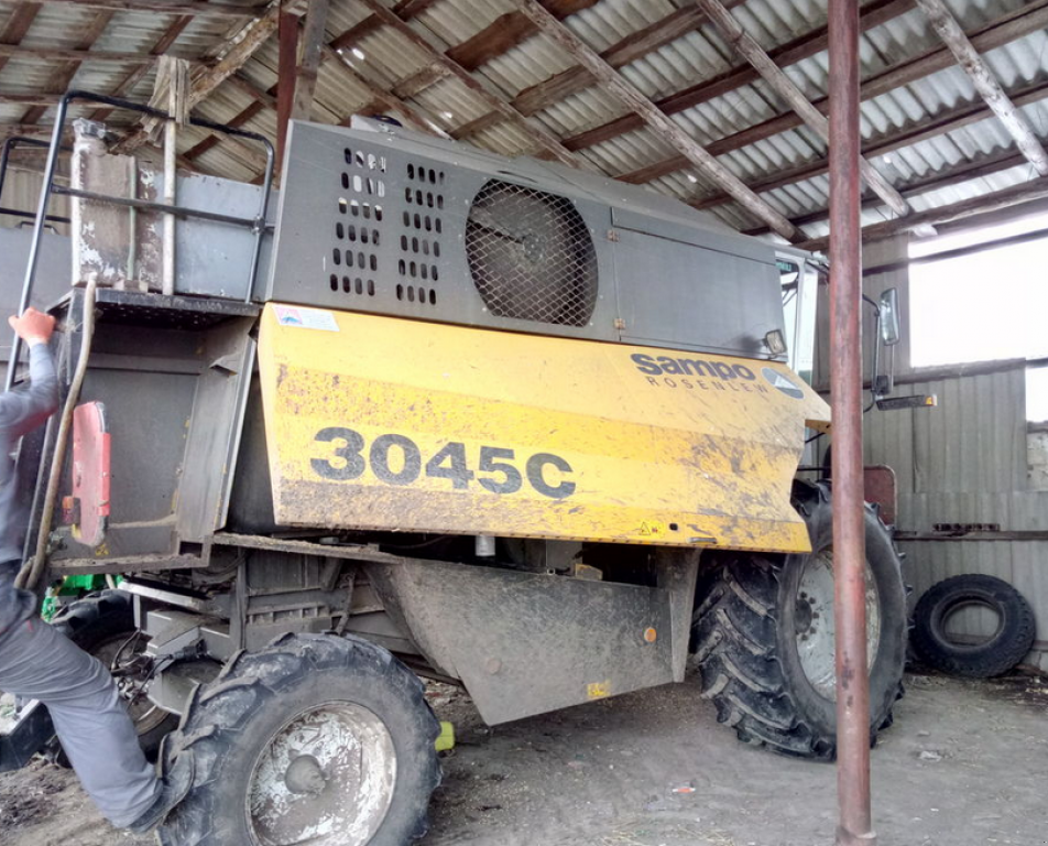 Oldtimer-Mähdrescher des Typs Sampo 3045 С,  in Хмельницький (Bild 5)