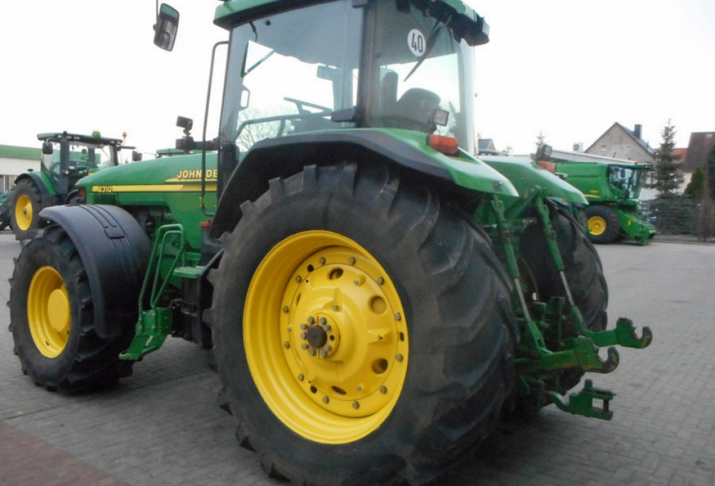 Oldtimer-Traktor des Typs John Deere 8310, Neumaschine in Хмельницький (Bild 4)