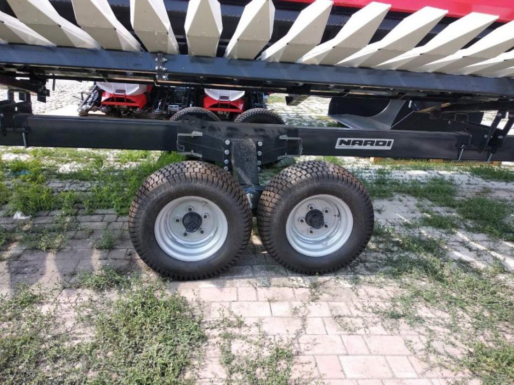 Schneidwerkswagen des Typs Nardi Sunstorm,  in Хмельницький (Bild 1)