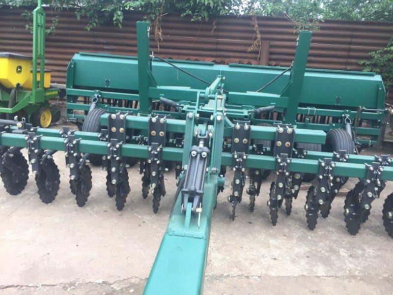 Direktsaatmaschine des Typs Great Plains CPH-1500,  in Звенигородка (Bild 1)