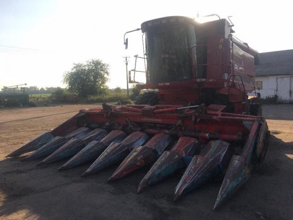 Oldtimer-Mähdrescher des Typs Case IH Axial Flow 2388, Neumaschine in Київ (Bild 2)
