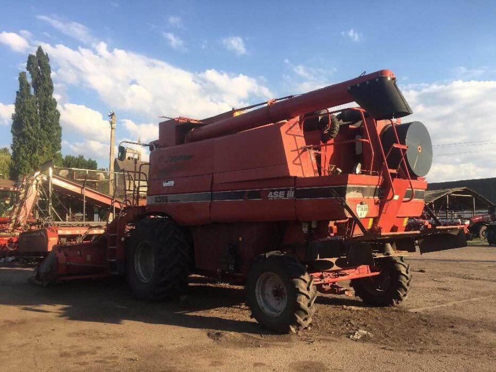 Oldtimer-Mähdrescher des Typs Case IH Axial Flow 2388, Neumaschine in Київ (Bild 3)