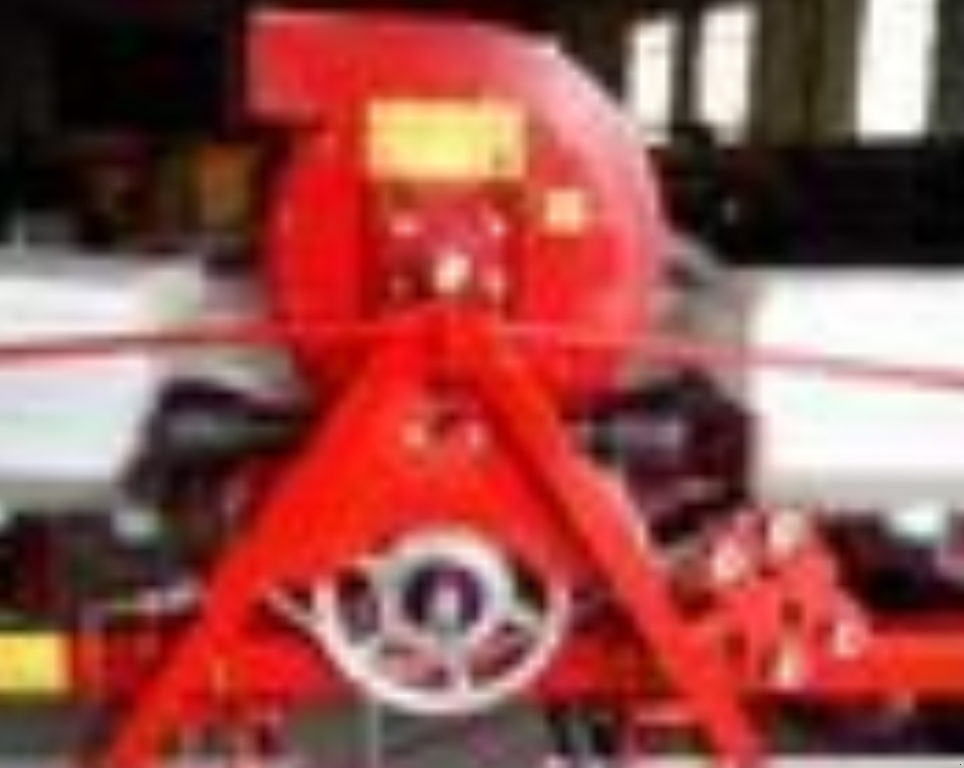 Sämaschine des Typs CHERVONA ZIRKA СУПН-8,  in Дніпропетровськ (Bild 1)