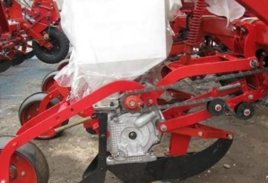 Sämaschine des Typs CHERVONA ZIRKA СУПН-8,  in Дніпропетровськ (Bild 2)