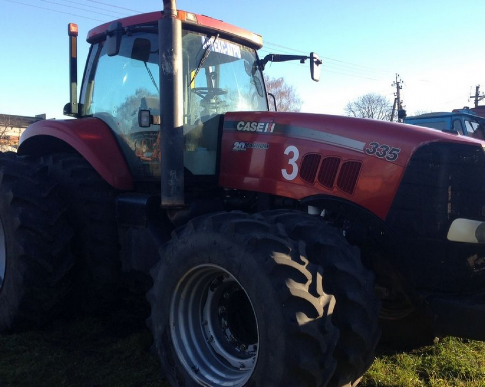 Oldtimer-Traktor des Typs Case IH MX 335, Neumaschine in Любар (Bild 2)