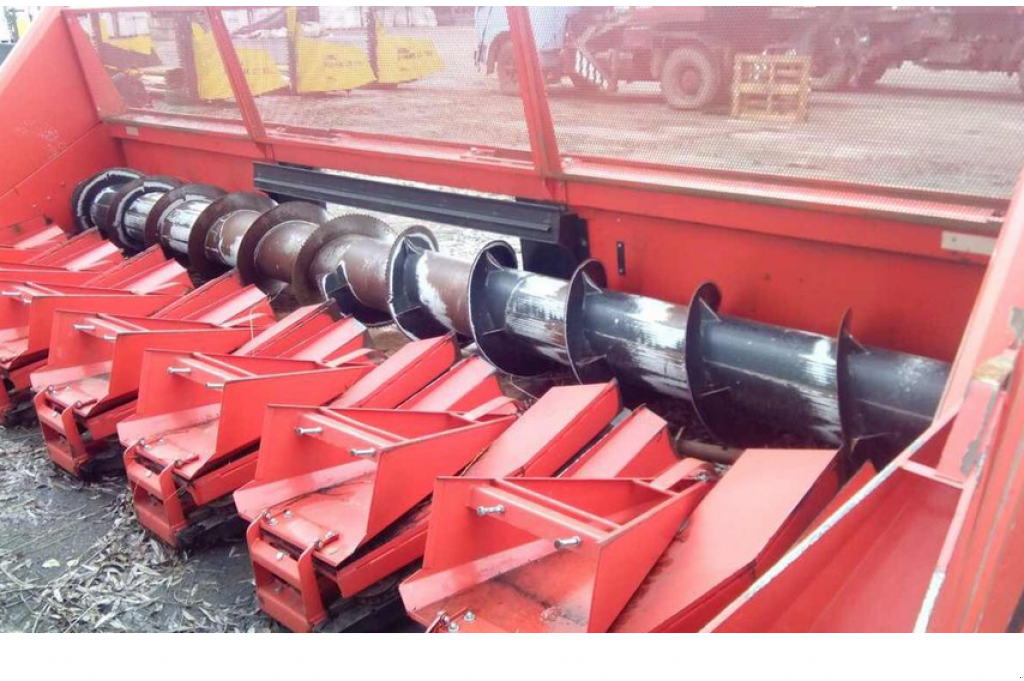 Sonnenblumenschneidwerk des Typs Oros Sun 8,  in Любар (Bild 6)