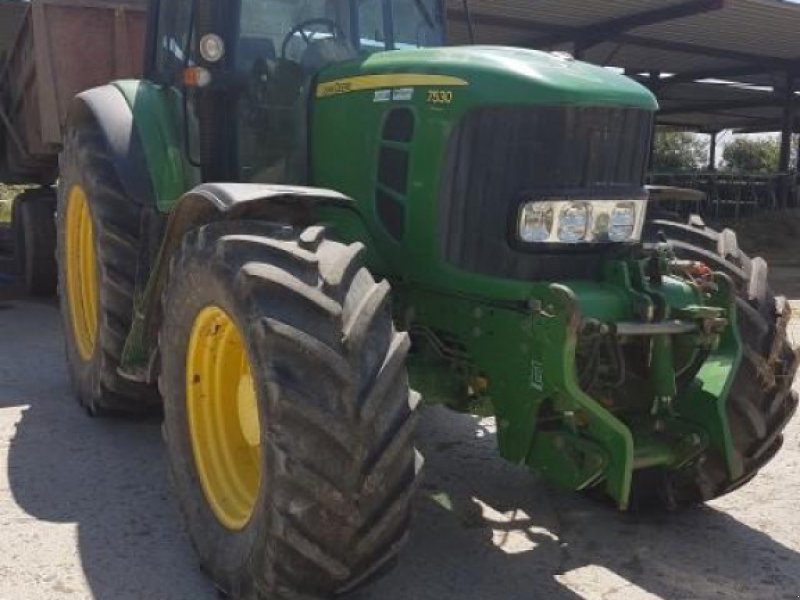 Oldtimer-Traktor des Typs John Deere 7530 Premium, Neumaschine in Київ (Bild 1)