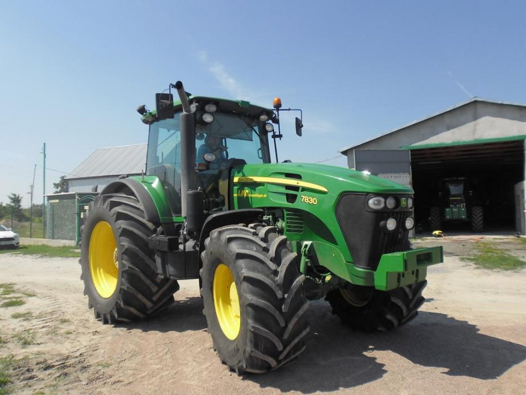 Oldtimer-Traktor des Typs John Deere 7830, Neumaschine in Житомир (Bild 2)