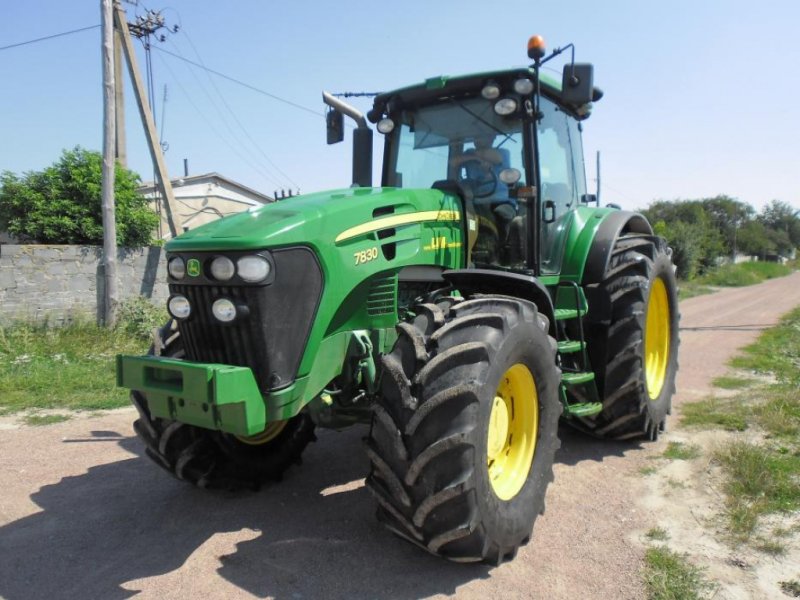 Oldtimer-Traktor des Typs John Deere 7830, Neumaschine in Житомир (Bild 1)