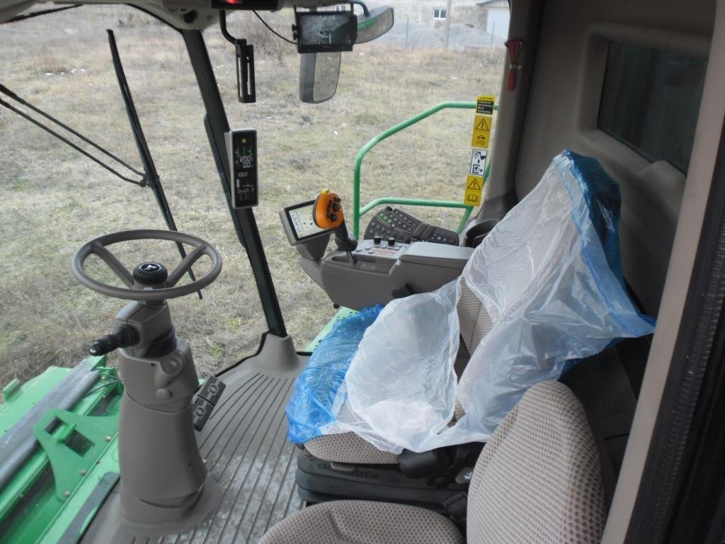 Oldtimer-Mähdrescher des Typs John Deere W 650, Neumaschine in Житомир (Bild 5)