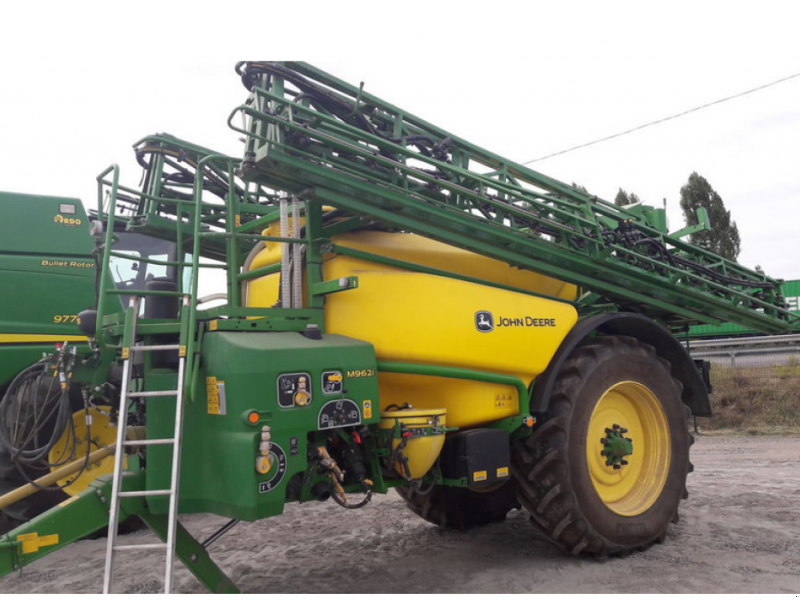 Weinbauspritze des Typs John Deere M962i,  in Київ (Bild 1)