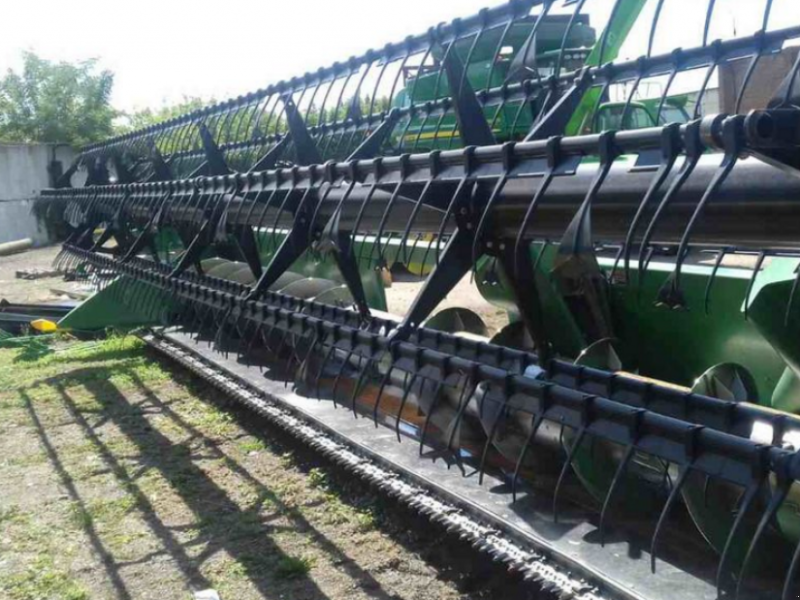 Schneidwerk des Typs John Deere 630F,  in Київ (Bild 1)