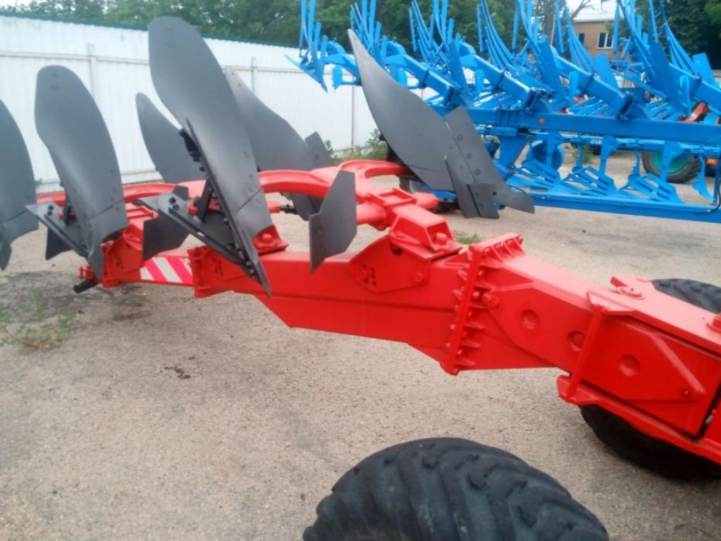 Scheibenpflug des Typs Kverneland RX-100/8 (5+3),  in Маріуполь (Bild 1)