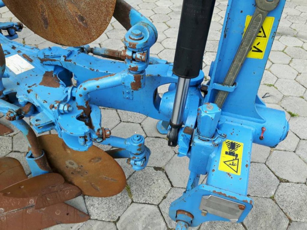 Scheibenpflug des Typs Lemken Opal 110,  in Маріуполь (Bild 1)