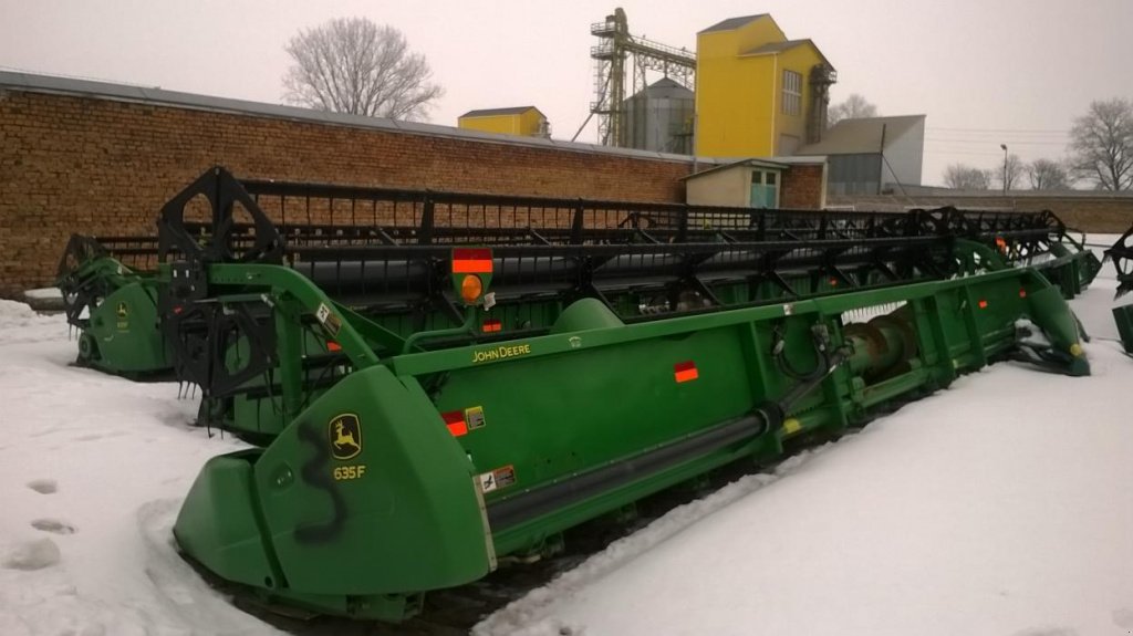 Schneidwerk des Typs John Deere 635F,  in Маріуполь (Bild 1)