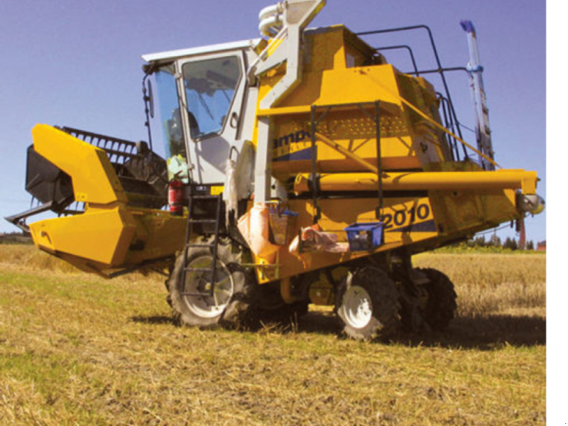 Oldtimer-Mähdrescher des Typs Sampo SR 2010, Neumaschine in Київ (Bild 1)