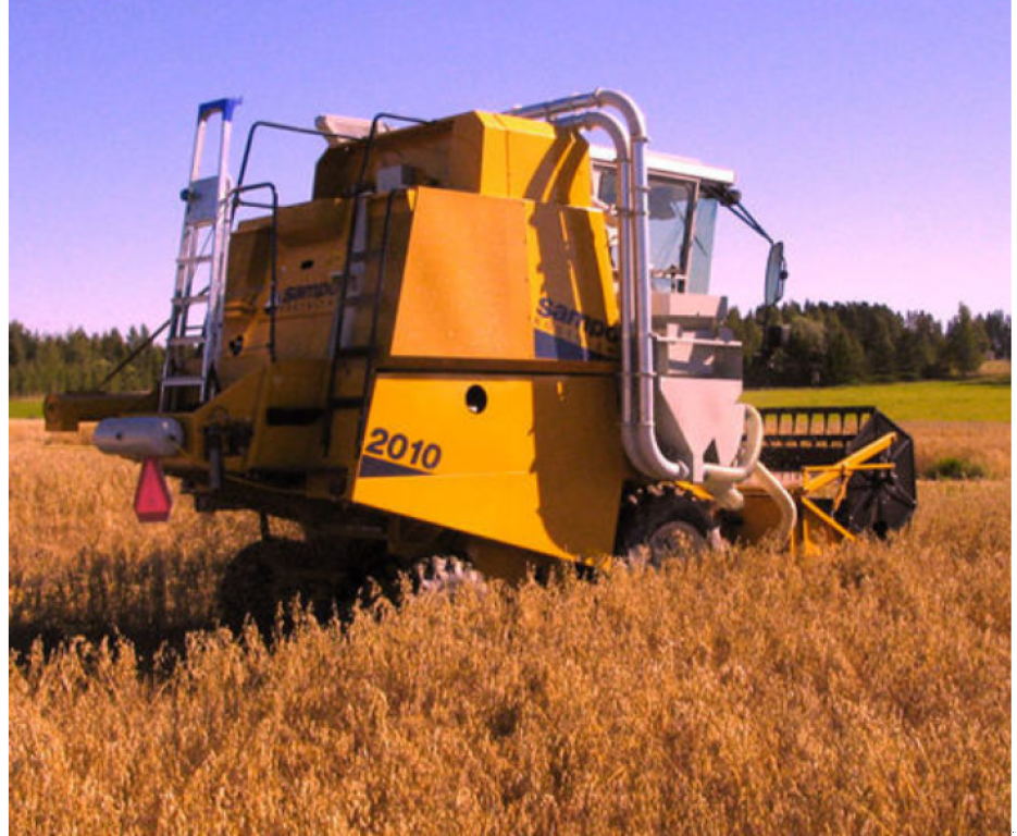 Oldtimer-Mähdrescher des Typs Sampo SR 2010, Neumaschine in Київ (Bild 6)