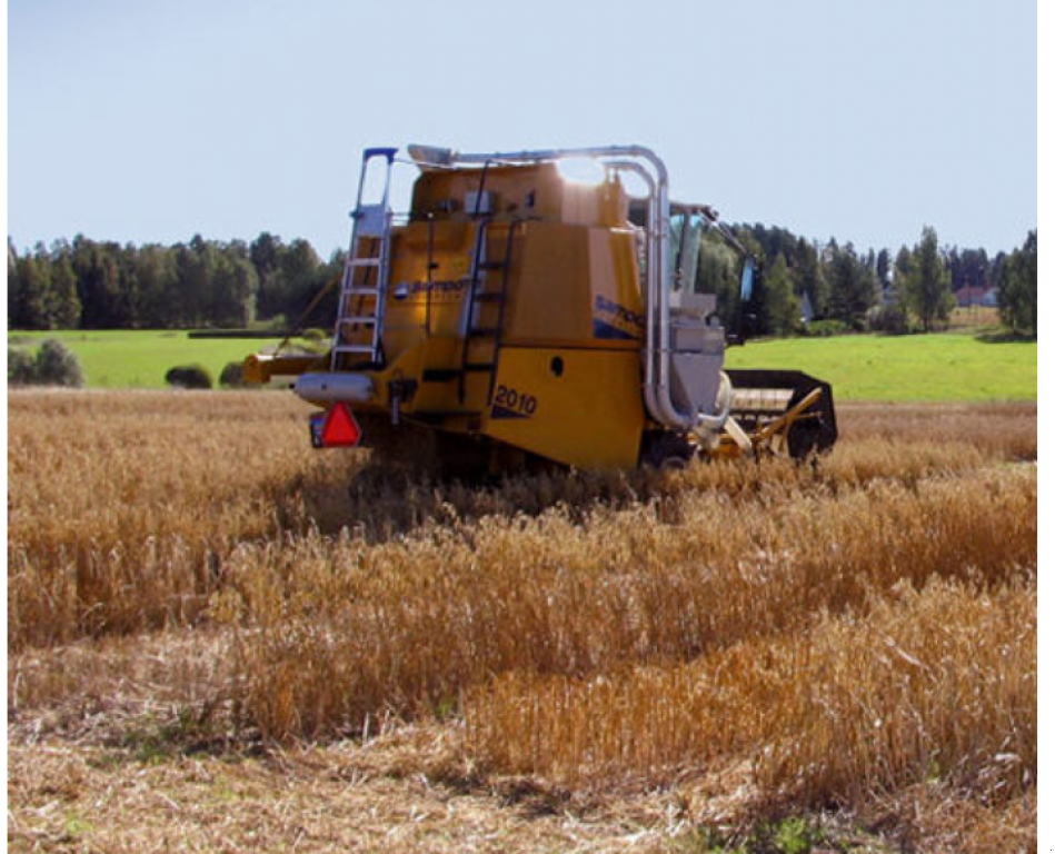 Oldtimer-Mähdrescher des Typs Sampo SR 2010, Neumaschine in Київ (Bild 7)