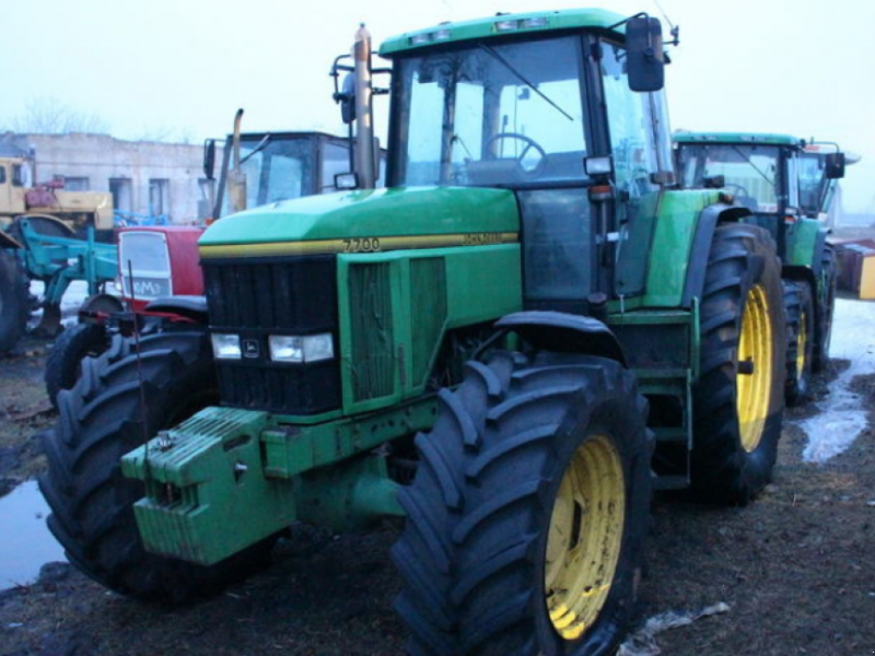 Oldtimer-Traktor des Typs John Deere 7700,  in Миколаїв (Bild 1)