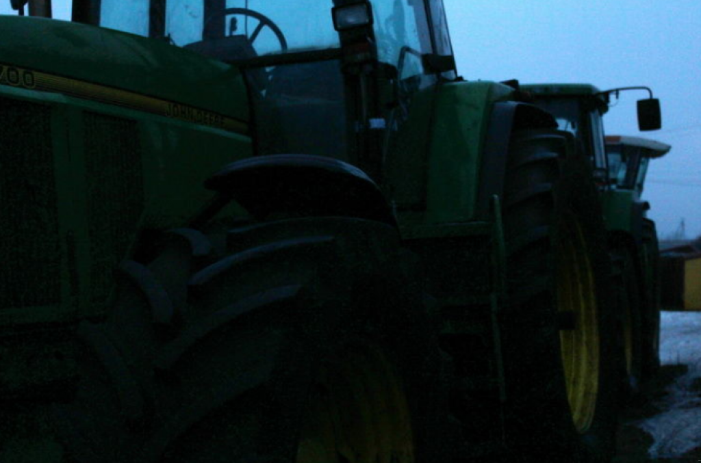 Oldtimer-Traktor des Typs John Deere 7600, Neumaschine in Миколаїв (Bild 3)