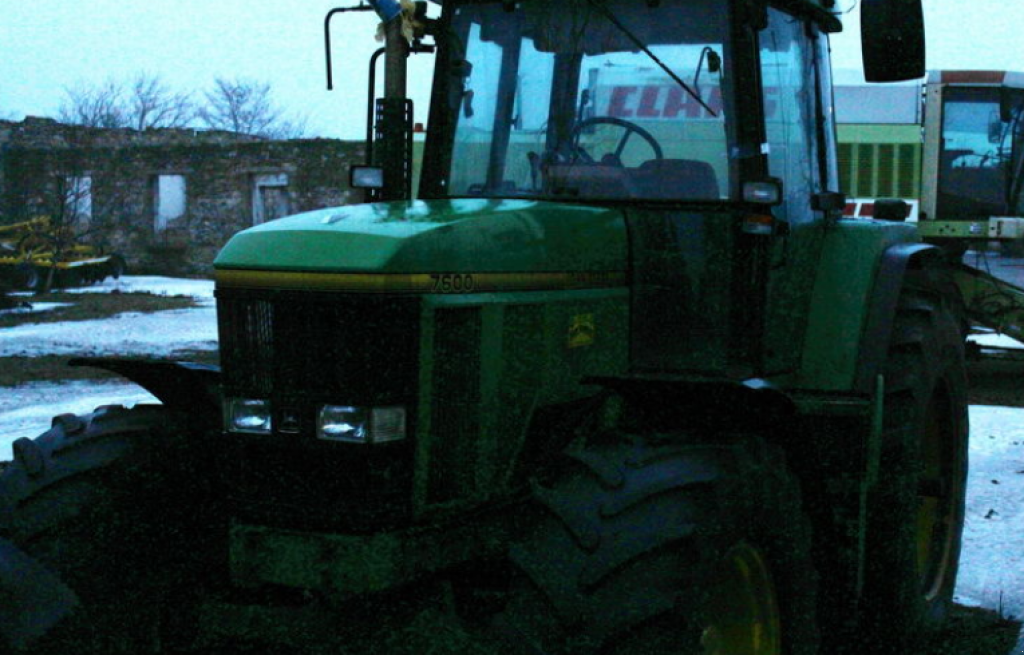Oldtimer-Traktor des Typs John Deere 7600, Neumaschine in Миколаїв (Bild 1)