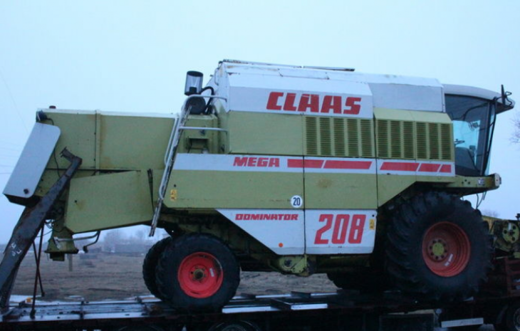 Oldtimer-Mähdrescher des Typs CLAAS Mega 208, Neumaschine in Миколаїв (Bild 4)