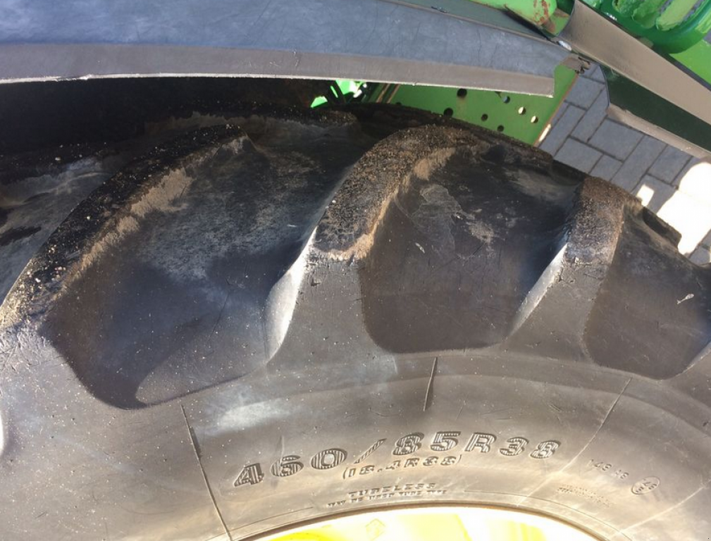 Oldtimer-Traktor des Typs John Deere 6610, Neumaschine in Київ (Bild 2)