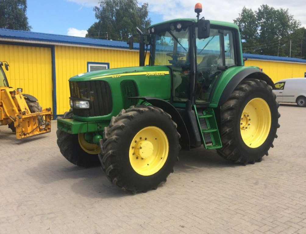Oldtimer-Traktor des Typs John Deere 6920, Neumaschine in Київ (Bild 2)