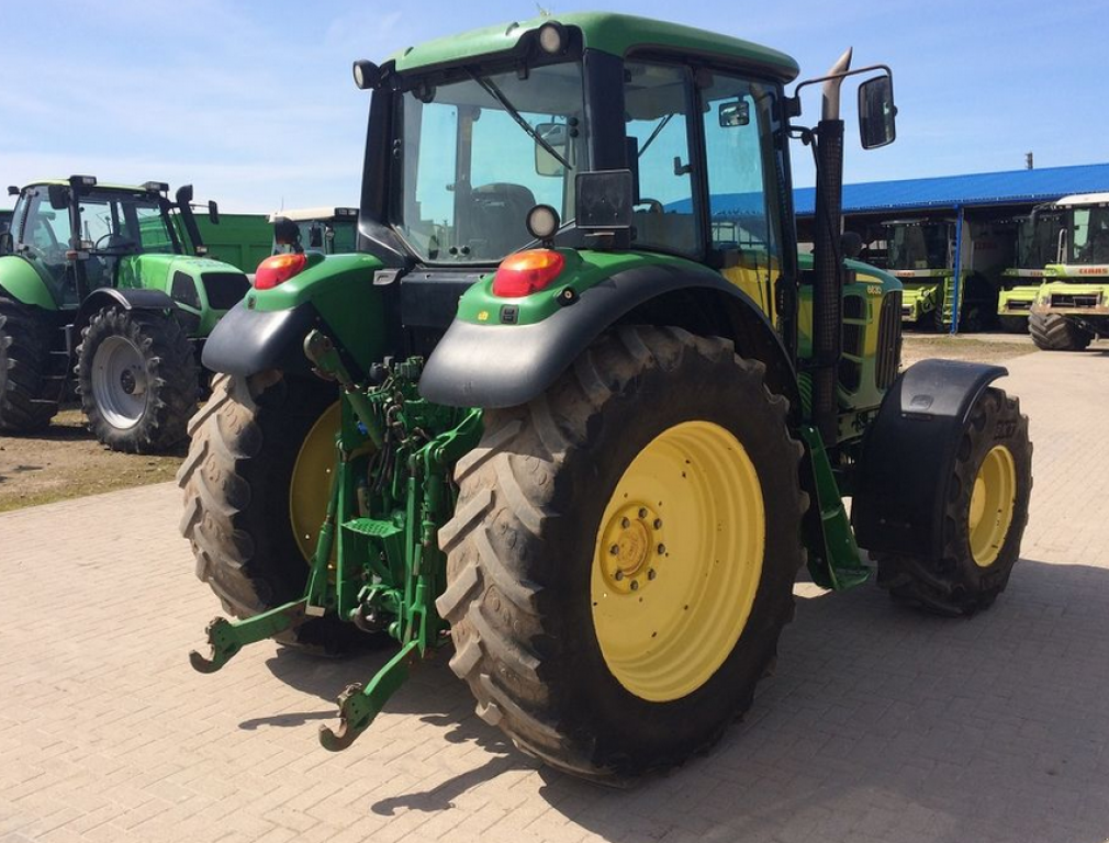 Oldtimer-Traktor des Typs John Deere 6630, Neumaschine in Київ (Bild 8)