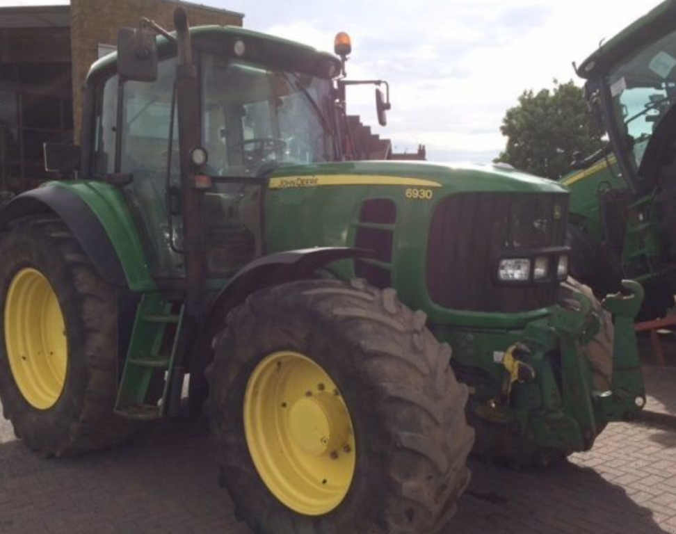 Oldtimer-Traktor des Typs John Deere 6930, Neumaschine in Київ (Bild 1)