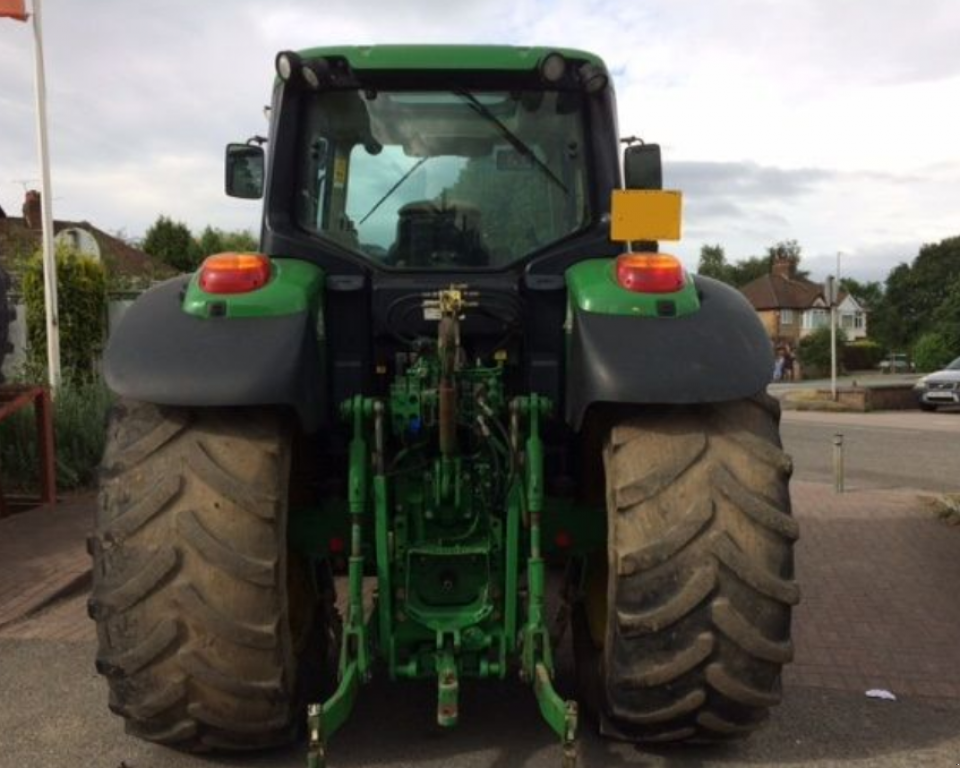 Oldtimer-Traktor des Typs John Deere 6930, Neumaschine in Київ (Bild 2)