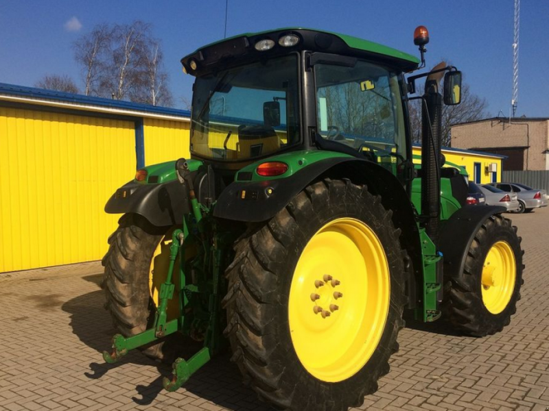 Oldtimer-Traktor des Typs John Deere 6130R, Neumaschine in Київ (Bild 1)